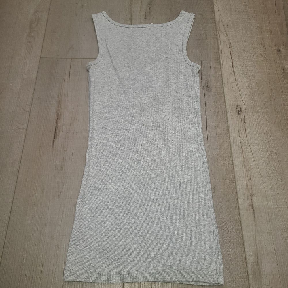 Set of 2 XS Women's Tank Tops - Picture 6 of 8